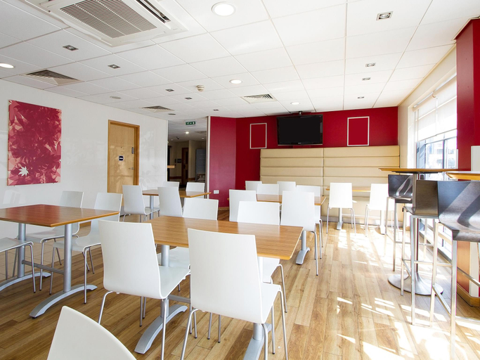 Food & Drinks 4, Travelodge Blackpool South Promenade, Blackpool
