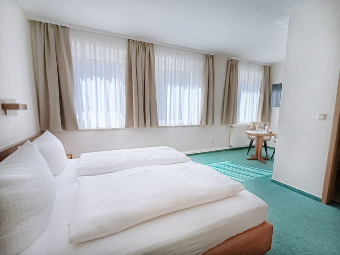 Bedroom 3, Regiohotel Bunte Stadt Wernigerode, Harz