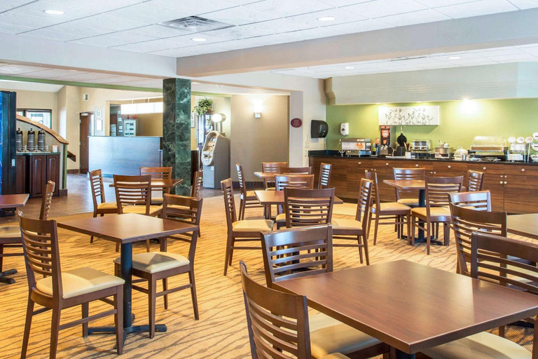 Food & Drinks 4, Sleep Inn & Suites Oregon - Toledo, Lucas