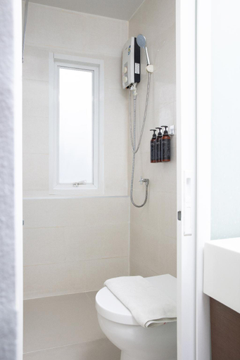 Bathroom 27