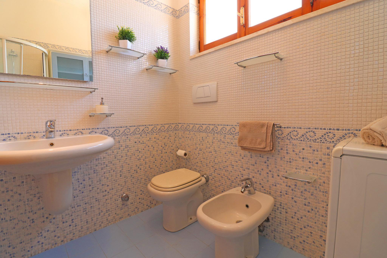 Bathroom 3, Holiday House Patrizia Otranto 6 places, Lecce