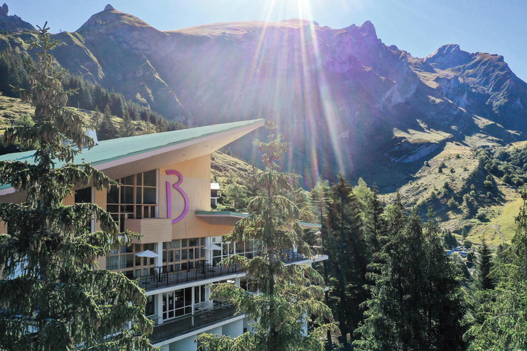Exterior & Views