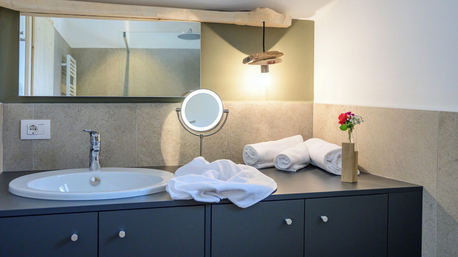 Bathroom 5, Castell Matscher, Bolzano