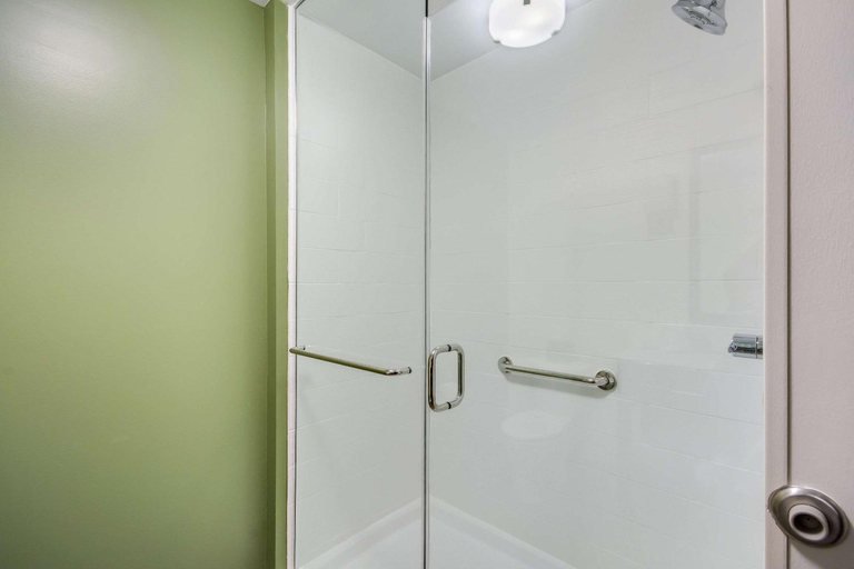 Bathroom 4, Sleep Inn & Suites Yukon Oklahoma City, Canadian