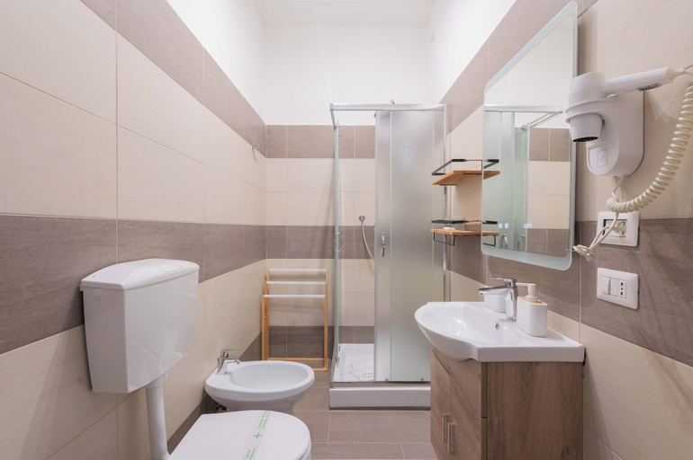 Bathroom 4, Rione Monti Suites, Rome