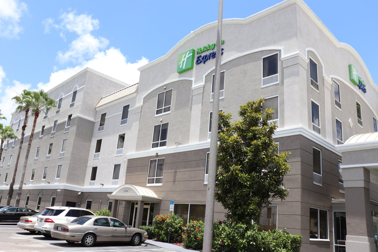 Exterior & Views 2, Holiday Inn Express & Suites CLEARWATER/US 19 N by IHG, Pinellas