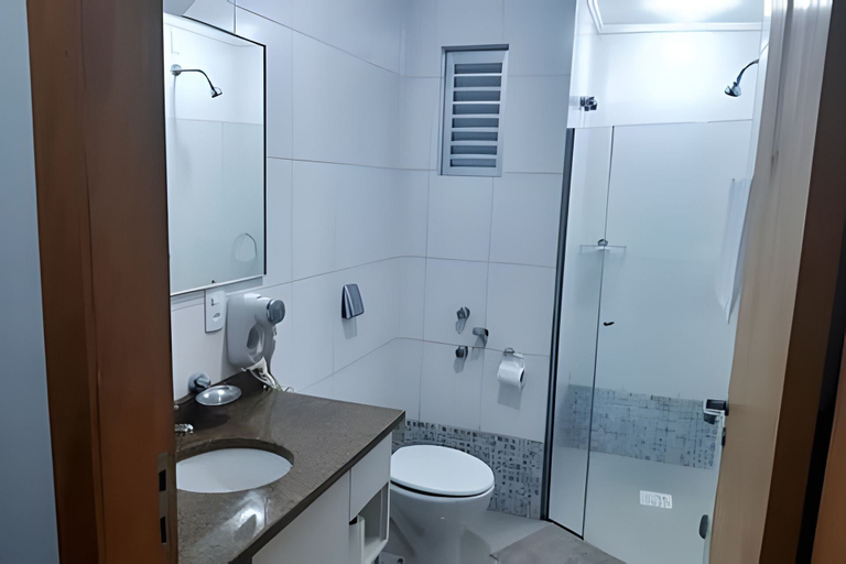 Bathroom, Saint Sebastian ap101-stúdio, Jaraguá do Sul