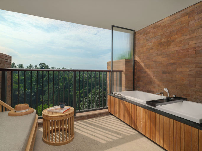 balcony 4