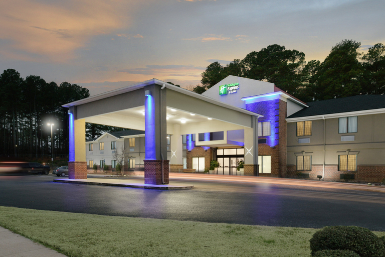 Exterior & Views, Holiday Inn Express & Suites CAMDEN by IHG, Ouachita