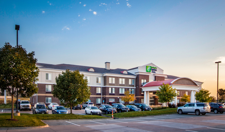Exterior & Views 2, Holiday Inn Express & Suites ALTOONA-DES MOINES by IHG, Polk