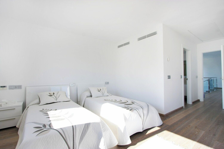 Others 4, Villa Casa Linda, Baleares