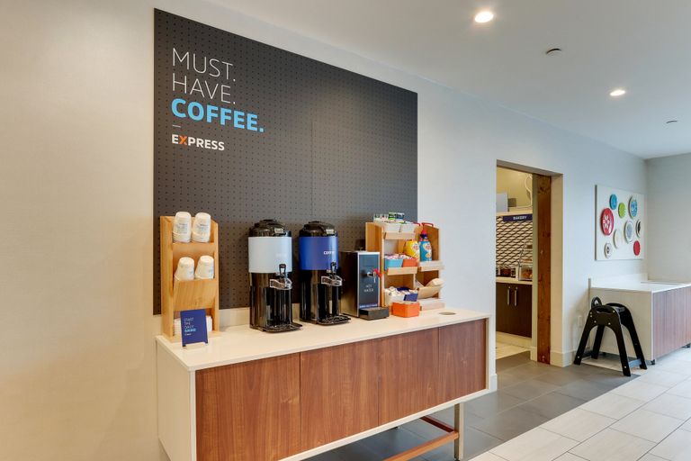 Food & Drinks 5, Holiday Inn Express & Suites SAUGERTIES - HUDSON VALLEY by IHG, Ulster