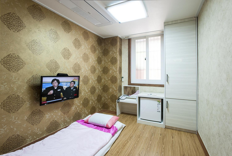 Bedroom 4, Myeongdong Eco Guesthouse, Jung