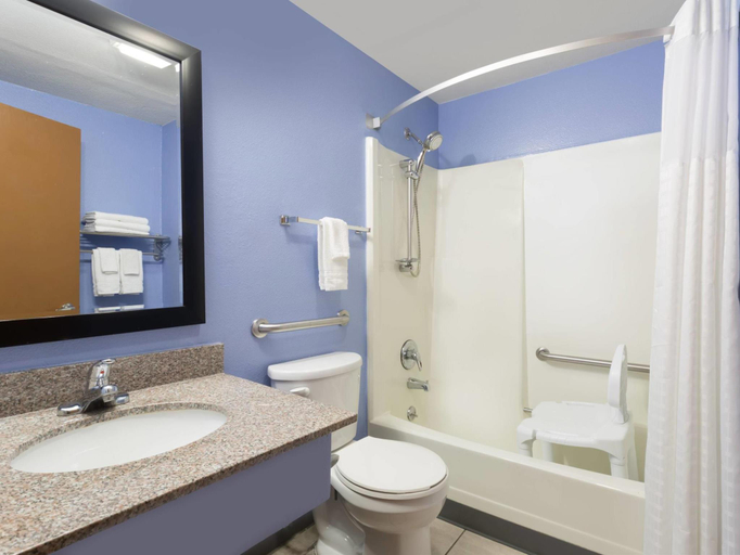 Bathroom 4, Super 8 by Wyndham Douglas, Converse
