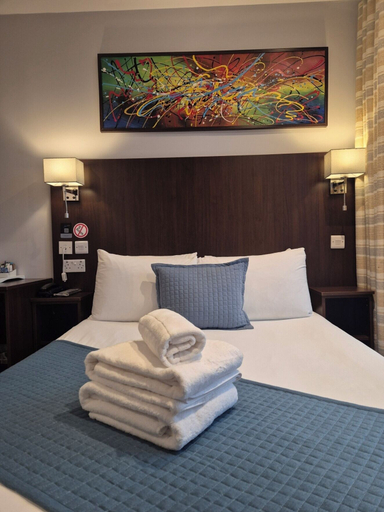 Bedroom 3, London City Airport Hotel, London