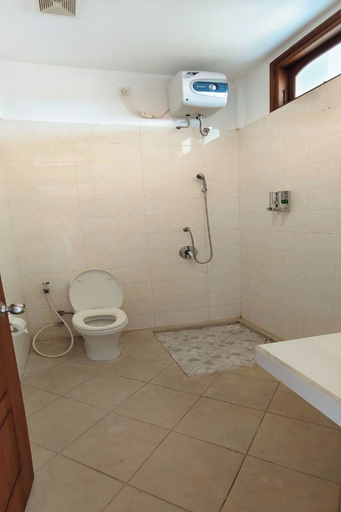 Bathroom 5, Kusuma Homestay Kerobokan, Badung