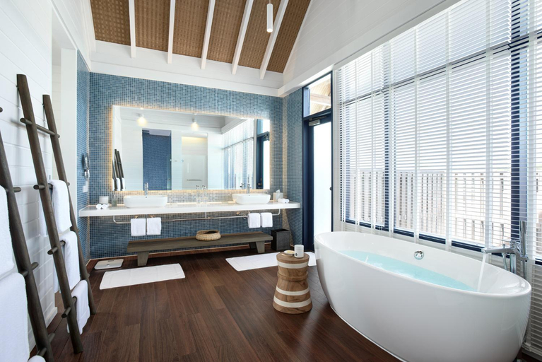 Bathroom 5, COMO Cocoa Island, Kaafu Atoll
