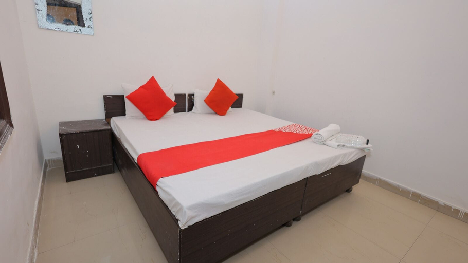 Bedroom 2, Hotel ZoVo Agra, Agra