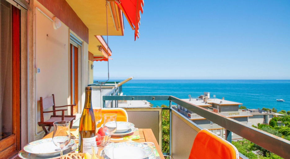 Room 3, Le Orchidee 14 con Vista Mare by Wonderful Italy, Imperia