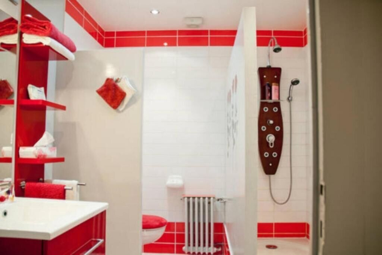 Bathroom 4, Lalobema, Loire-Atlantique