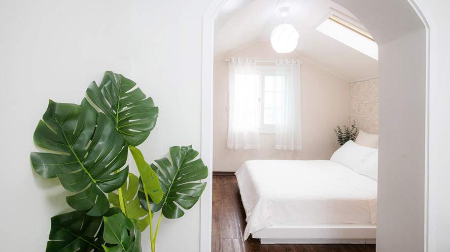 Bedroom 2, My Sea Pension, Taean