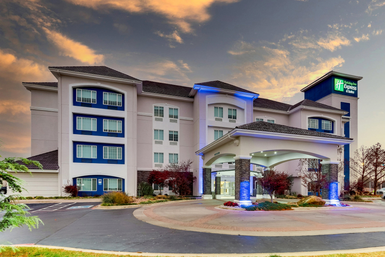 Exterior & Views 2, Holiday Inn Express & Suites ARDMORE by IHG, Carter