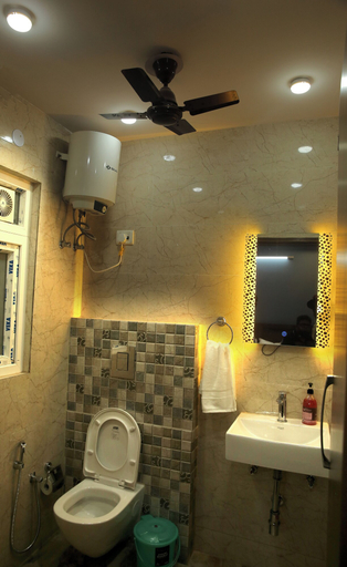Bathroom 4, Casa Central, Delhi