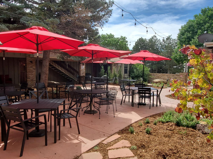 Food & Drinks 4, Hilltop Inn, Broomfield