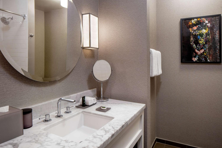 Bathroom 5, Hyatt Centric French Quarter New Orleans, Orleans