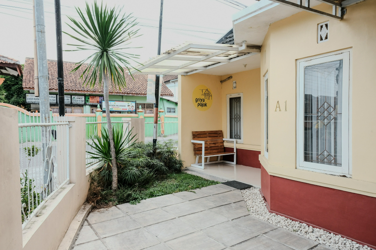 Exterior & Views, Griya Pojok Homestay, Bantul