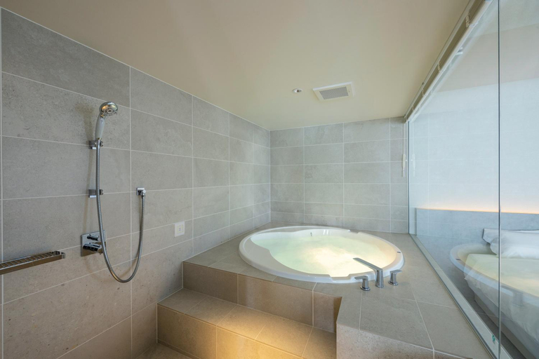 Bathroom 3, ROYALCHESTER NAGASAKI hotel&retreat, Nagasaki