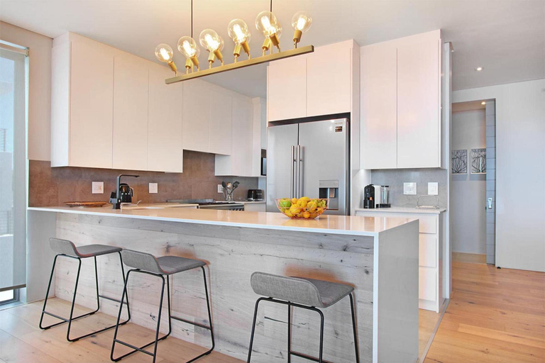 Room 4, Bright 2bed in Sea Point w Sea Views Helio Haven, City of Cape Town