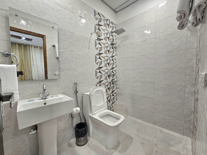 Bathroom 3, THE OCEAN, Delhi