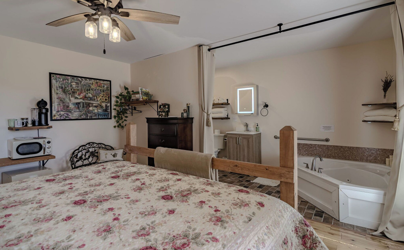 Bedroom 3, The Inn at Beulah Farm - The Garden, McCreary