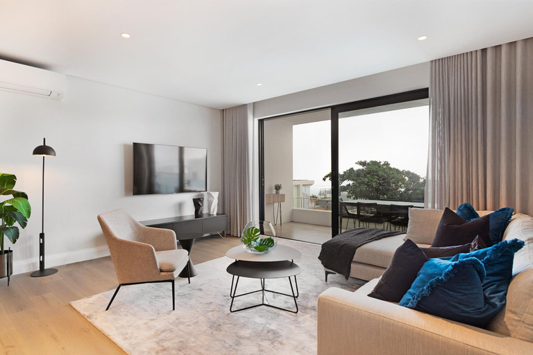 Room 2, Oceanview Secure 3bed Apt Sea Point Marlo Breeze, City of Cape Town