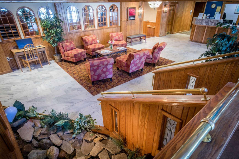 Public Area, Groton Inn & Suites, New London