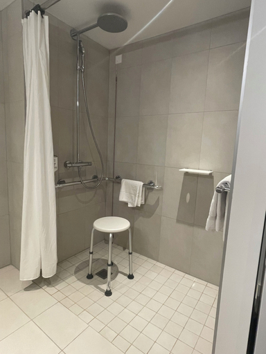 Bathroom 5, Novotel Wien Hauptbahnhof, Wien