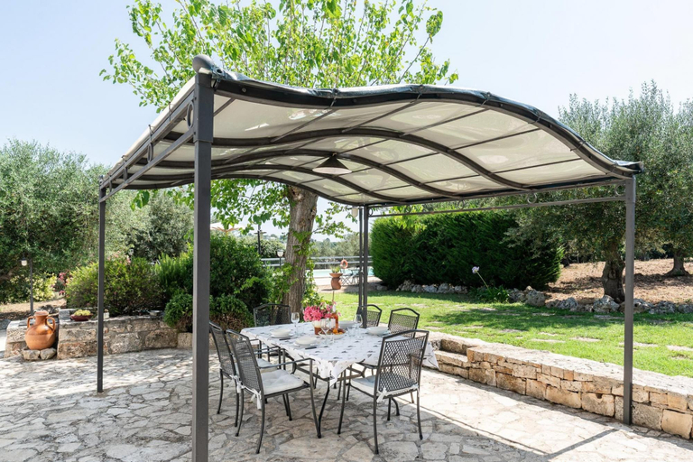 Room 5, Trulli Nora con Piscina by Wonderful Italy, Bari