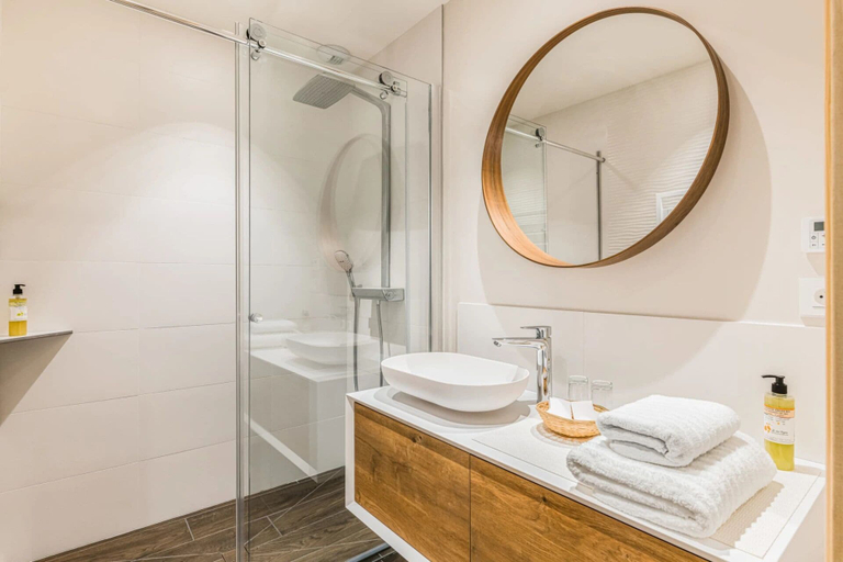 Bathroom 3, Maison de Pagneux, Rhône