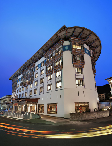 Exterior & Views