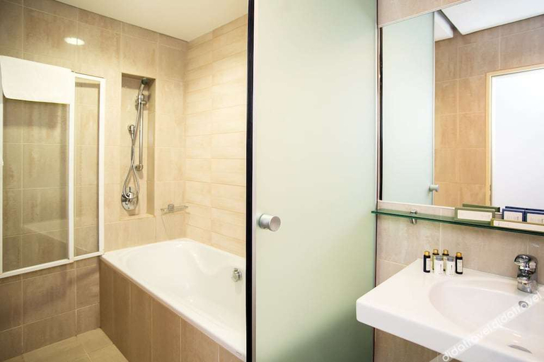 Bathroom, ケニーズ ベイ ガーデン リゾート & カンファレンス ホテル, Balatonalmádi