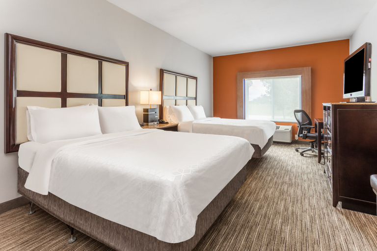 Bedroom 4, Holiday Inn Express & Suites ALBERT LEA - I-35 by IHG, Freeborn