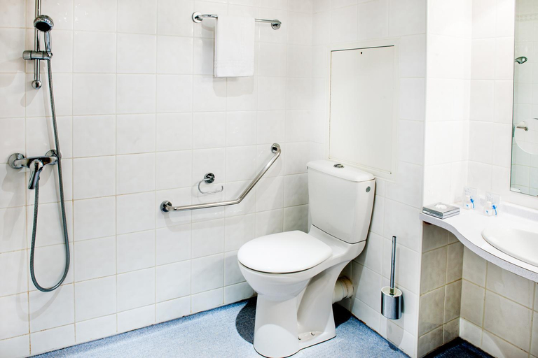 Bathroom 3, La Résidence Saint Jean, Hautes-Pyrénées