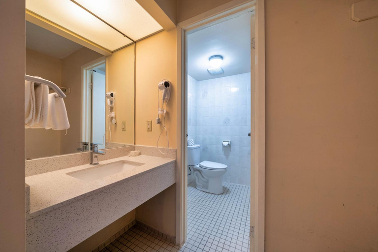 Bathroom 4
