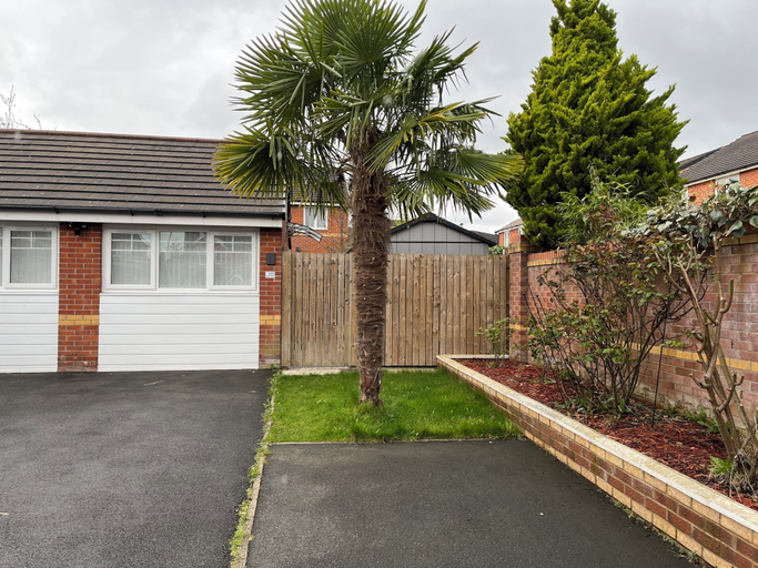 Exterior & Views, Studio Appt - Sleeps 2 - Free Parking - 5min-metro, Manchester