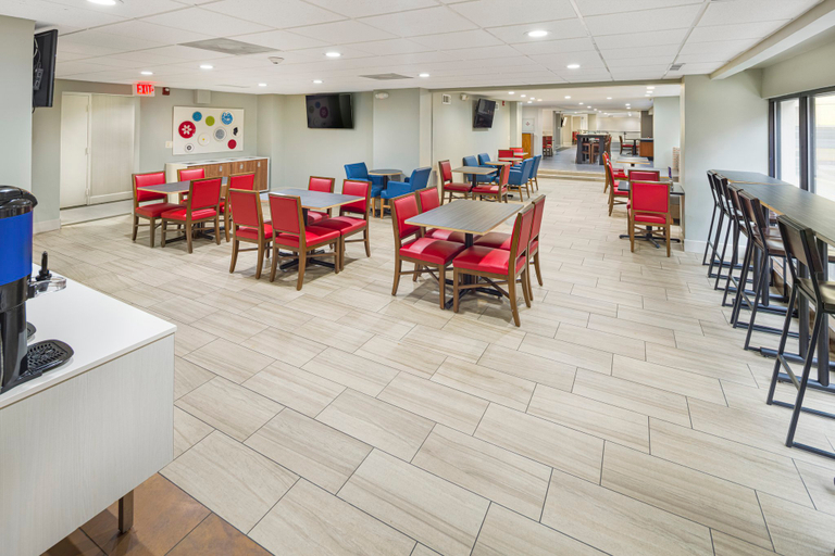 Food & Drinks 4, Holiday Inn Express & Suites ATLANTA DOWNTOWN by IHG, Atlanta