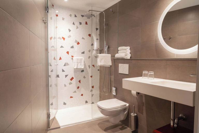 Bathroom 5, ibis Styles Barcelona City Bogatell, Barcelona