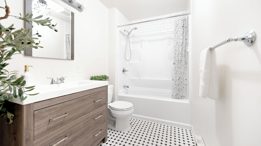 Bathroom 2, Ultra-Modern Luxe Sleek & Stunning Stay, Westchester