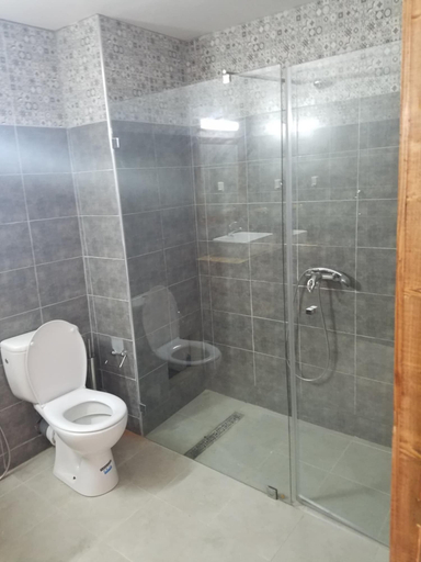 Bathroom 2, Palm Hotel, La Goulette