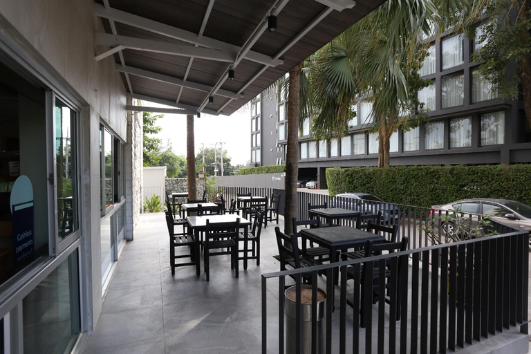 Food & Drinks 5, BELLA VILLA PATTAYA 3RD ROAD, Pattaya